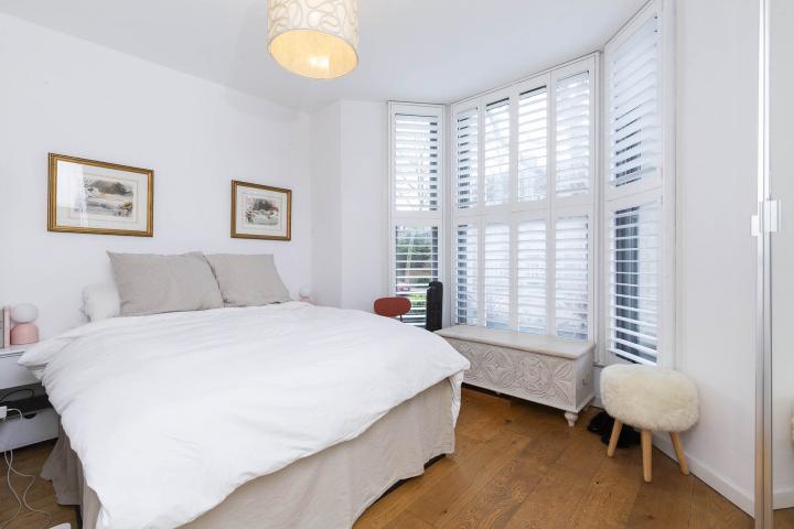 Modern and Central Apartment Leighton Gardens, Kensal Rise